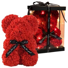   MEDVEDÍK S LED RUŽAMI 25 CM ROSE BEAR S RUŽOVÝMI OKVETNÝMI LÍSTKAMI, MAŠLIČKA, DARČEKOVÁ KRABIČKA