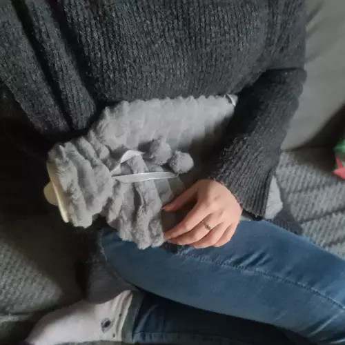 VEĽKÝ GUMOVÝ TERMOFOR V OBALE, PLYŠOVÝ OHRIEVAČ V SVETRI NA VODU XXL